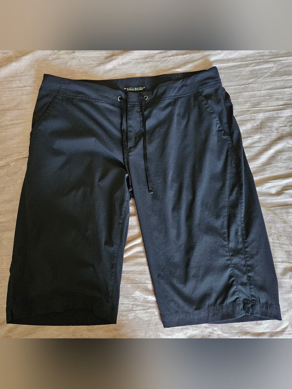 Columbia Women's Black Drawstring Bermuda Hiking Shorts, 12-14